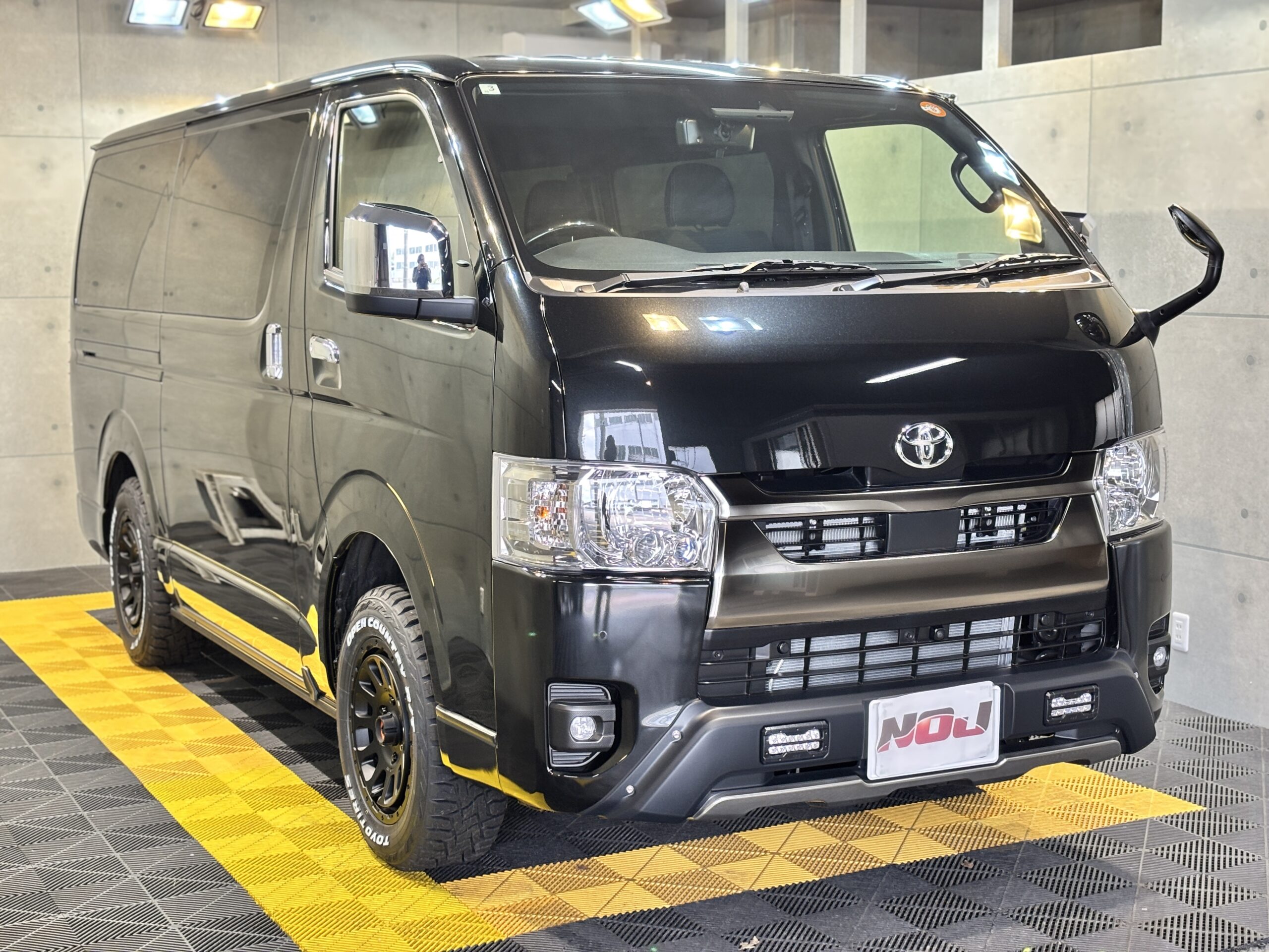 洗車と無料メンテナンス【トヨタ ハイエース】